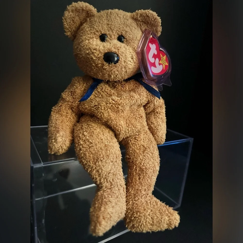 Ty Fuzz the Bear Beanie Baby 1998/1999 P.E. Pellets Near Mint w Case